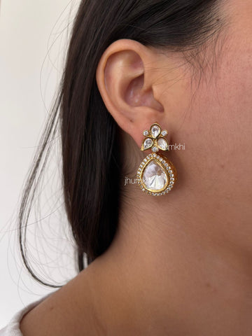 Teardrop drop earrings